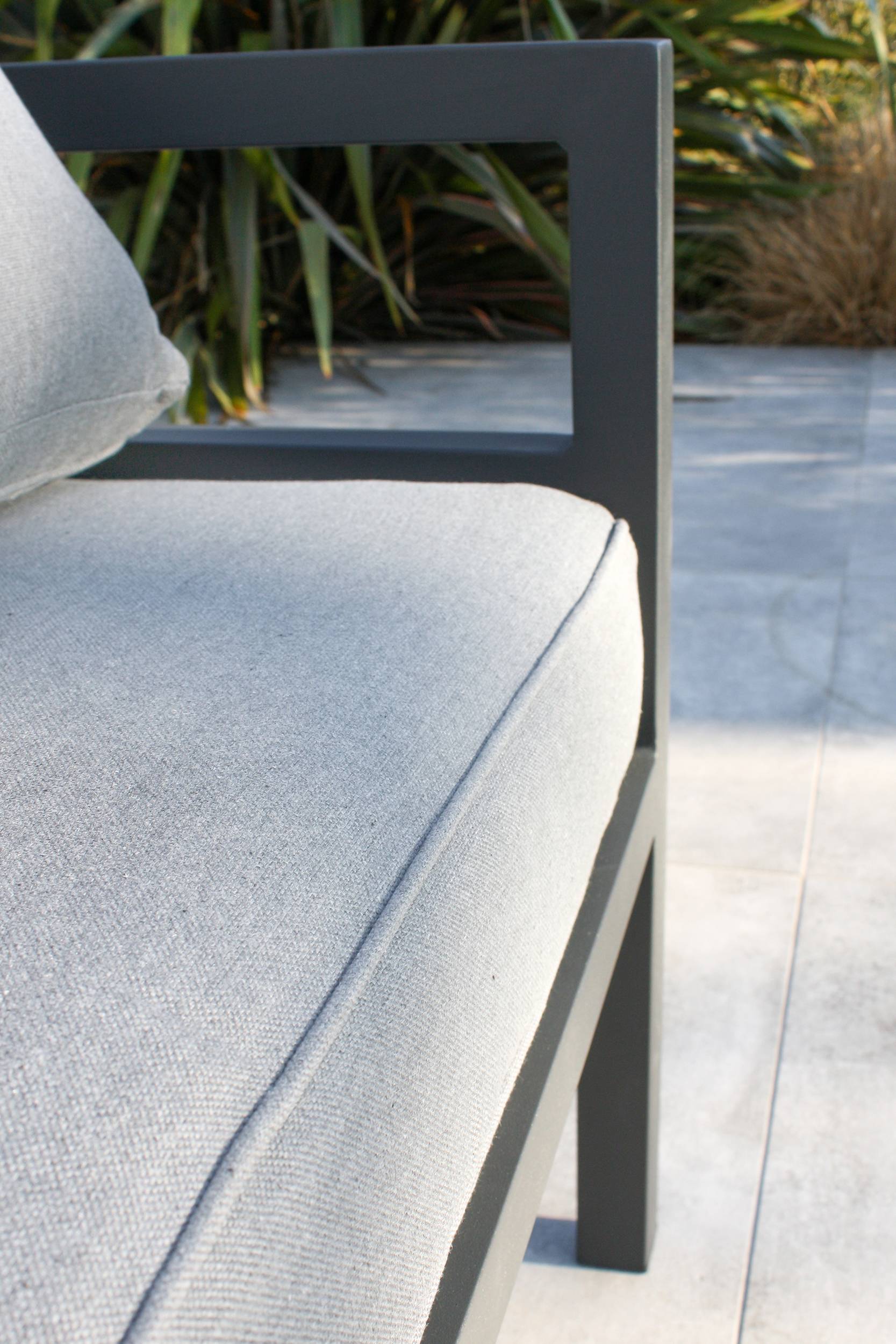 Salon de jardin d'angle 6 places en aluminium - Gris anthracite - BEAUBOURG - Image 6