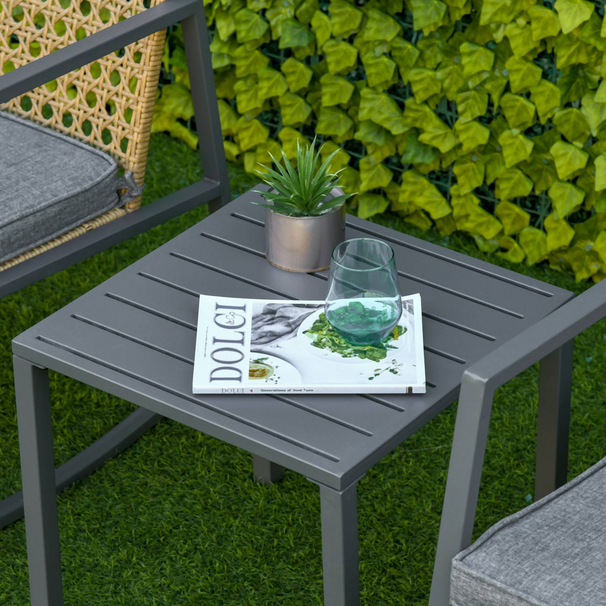 Outsunny - Ensemble de jardin 3 pièces style colonial 2 fauteuils à bascule avec coussins assise gris table basse métal époxy résine tressée beige - Outsunny - Imagen 4
