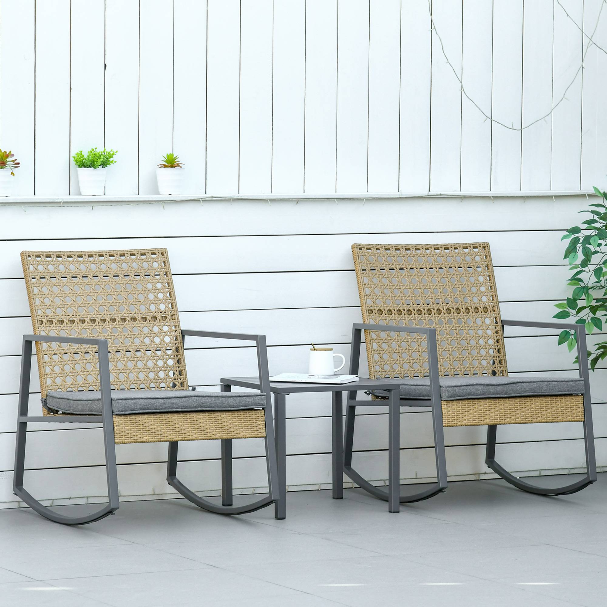 Outsunny - Ensemble de jardin 3 pièces style colonial 2 fauteuils à bascule avec coussins assise gris table basse métal époxy résine tressée beige - Outsunny - Imagen 2