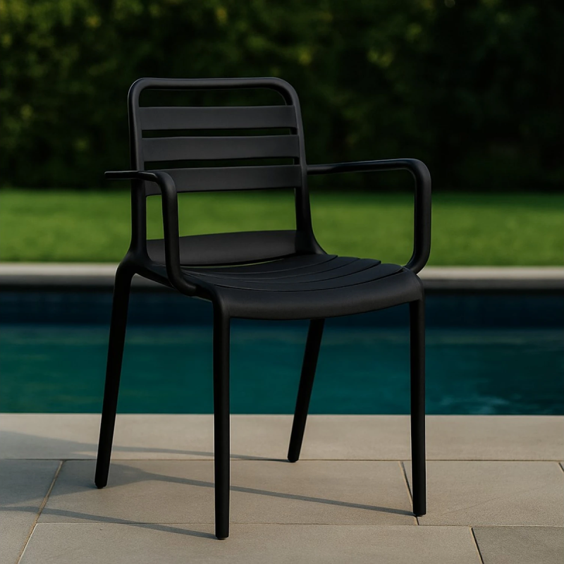 Chaise de jardin empilable PP accoudoirs noir Ambiance - Image 2