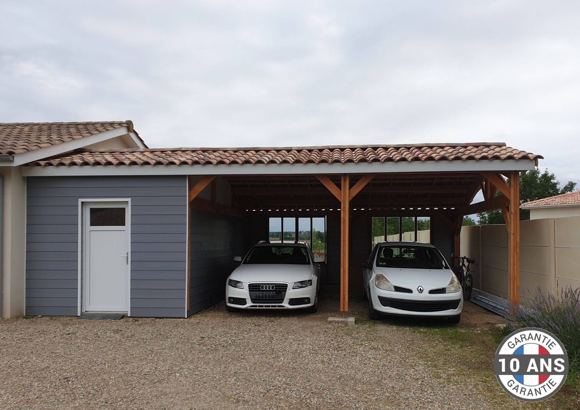Cpbf Charpentes - Carport Bois Douglas Français 40 m² – 2 pentes adossé – 6 poteaux – Abri voiture extérieur – Garantie 10 ans