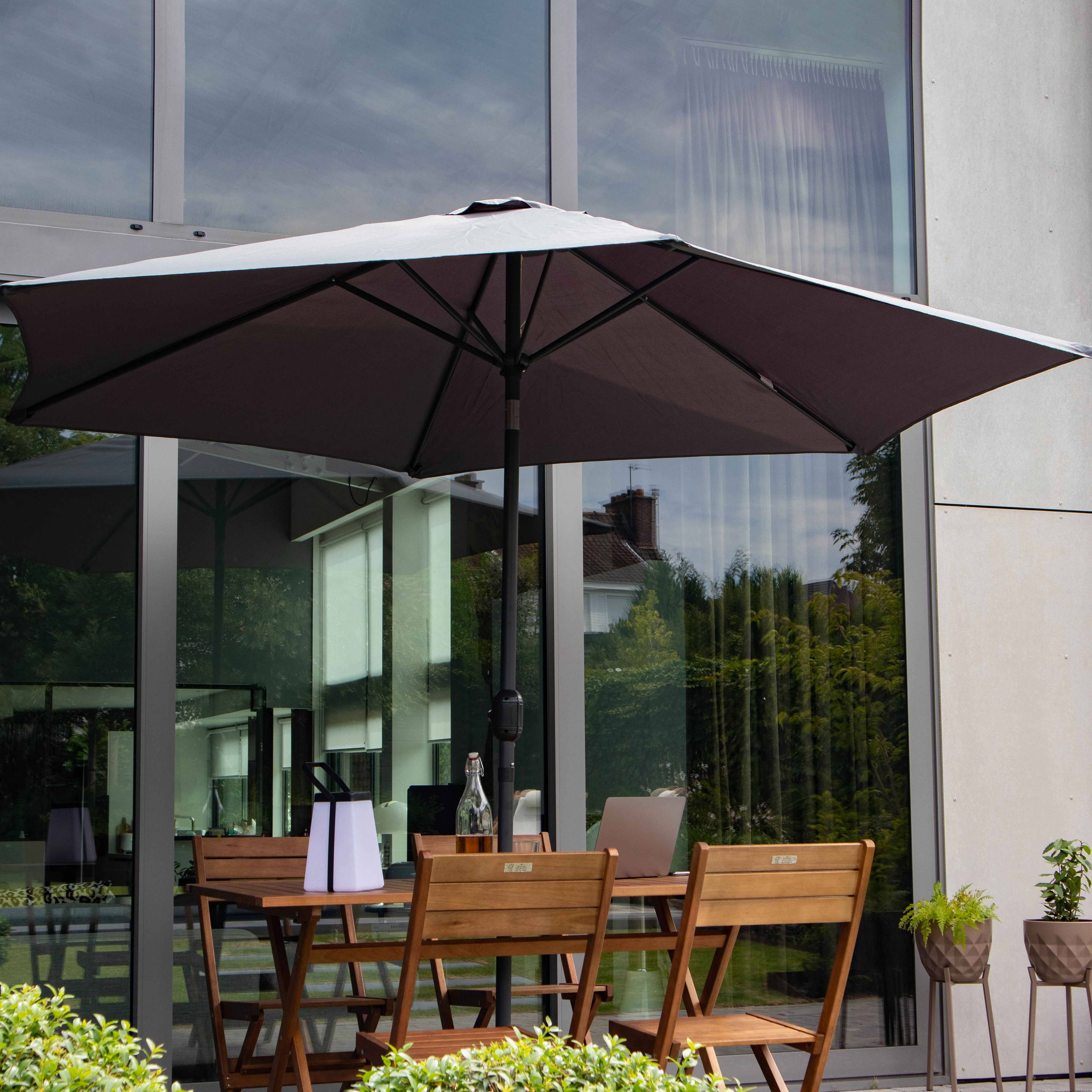 Oviala - Parasol droit 3m inclinable à manivelle en aluminium gris anthracite Matera - Oviala - Imagen 5