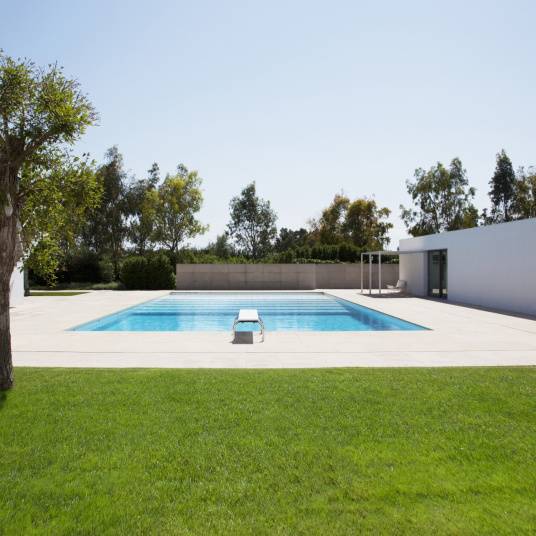Decoweb - Gazon synthétique Spécial Piscine, 30 mm, 3m x 19m - Decoweb - Imagen 1