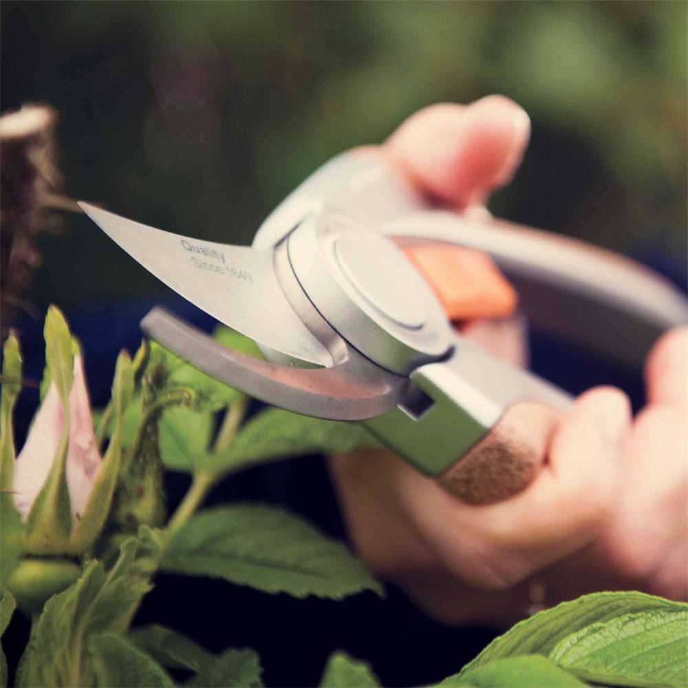 Fiskars - Sécateur à lame franche Quantum P100 Fiskars - Imagen 3