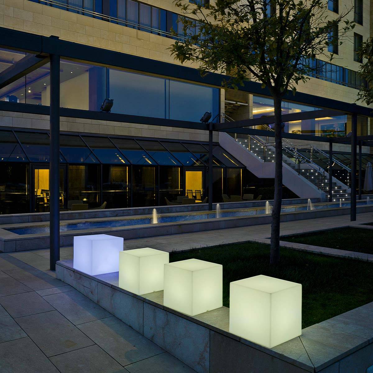 Cube lumineuse décorative 32 cm très résistante. Câble avec lumière LED blanc froid. Fabriqué en Espagne. CUBY - Imagen 2