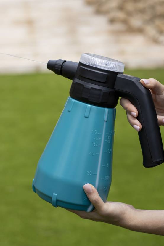 KEEPER Pulvérisateur Électrique 2 L Avec Écran LED - Batterie Rechargeable Lithium, 110 Min d'Autonomie - Réservoir Gradué Pour Jardin et Plantes - Image 4