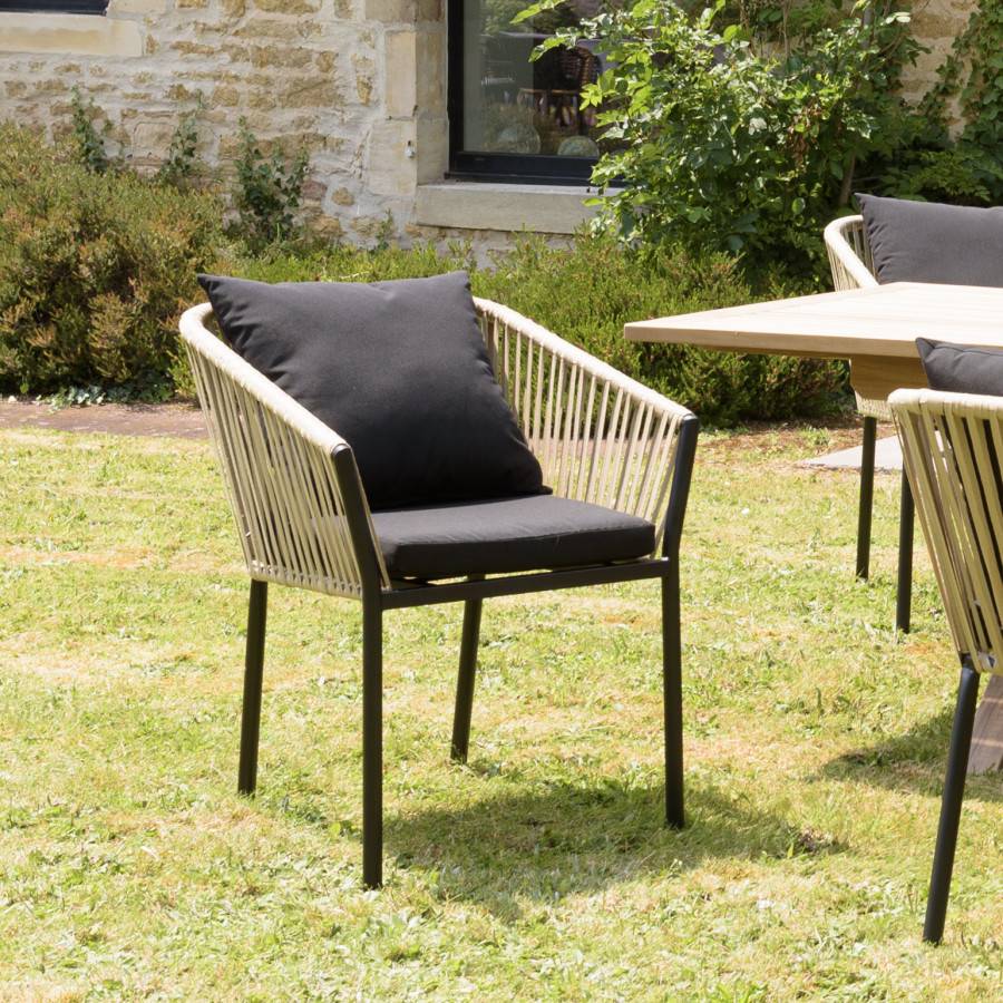 Macabane - MALO - SALON DE JARDIN 6 PERS. - 1 Table rectangulaire 180x100cm et 6 fauteuils beiges et noirs avec coussin - Imagen 9