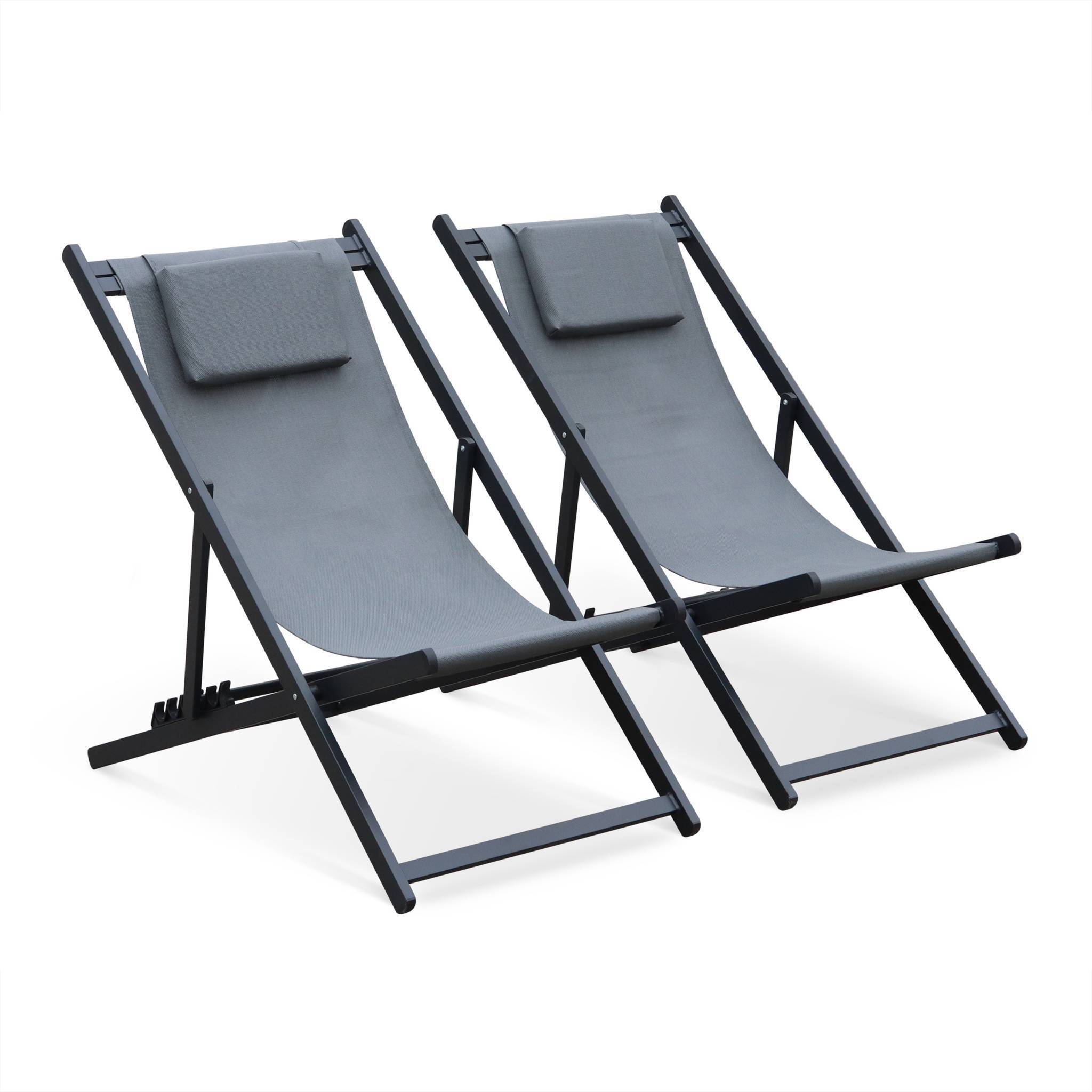 sweeek - Lot de 2 bains de soleil - Gaia gris - Transat en aluminium gris anthracite et textilene gris avec coussin repose tête. chilienne | sweeek - Image 2