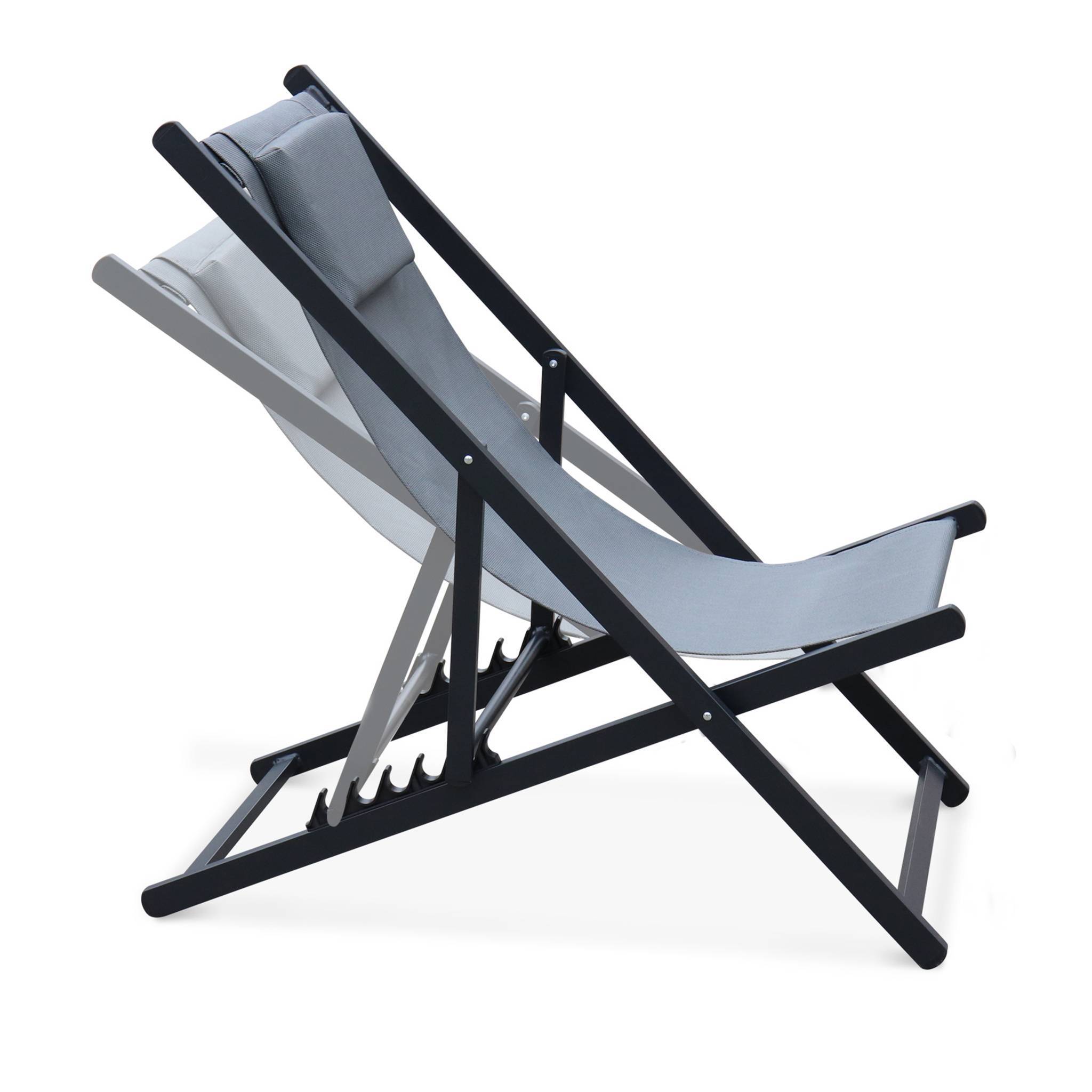 sweeek - Lot de 2 bains de soleil - Gaia gris - Transat en aluminium gris anthracite et textilene gris avec coussin repose tête. chilienne | sweeek - Image 3