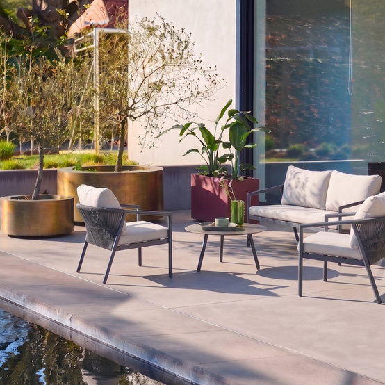 sweeek - Salon de jardin aluminium et cordes 4 places gris - Korava | sweeek - Image 1