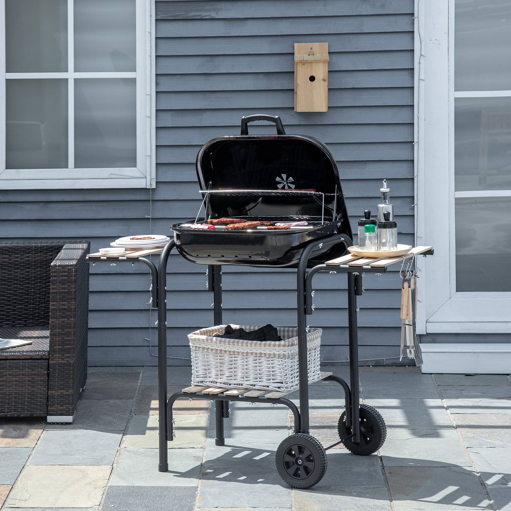 Outsunny - Barbecue à charbon - couvercle, roulettes - 3 étagères, crochets, ustensiles, 2 grilles, cuve charbon amovible - bois acier émaillé noir - Outsunny - Imagen 2
