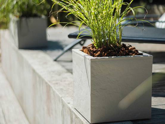 Eda - Jardinière carrée Volcania Up effet pierre 21 L - Beige calcaire - Eda - Image 2