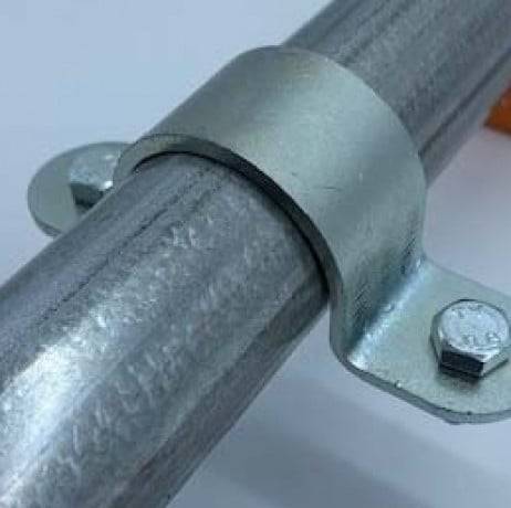 Plastidis - Abri tunnel largeur 3 m pieds droits pas à 1.50 m - Long 18 m, type 250µ vert/blanc, Façade 1 porte simple et 1 façade avec filet, - Imagen 3