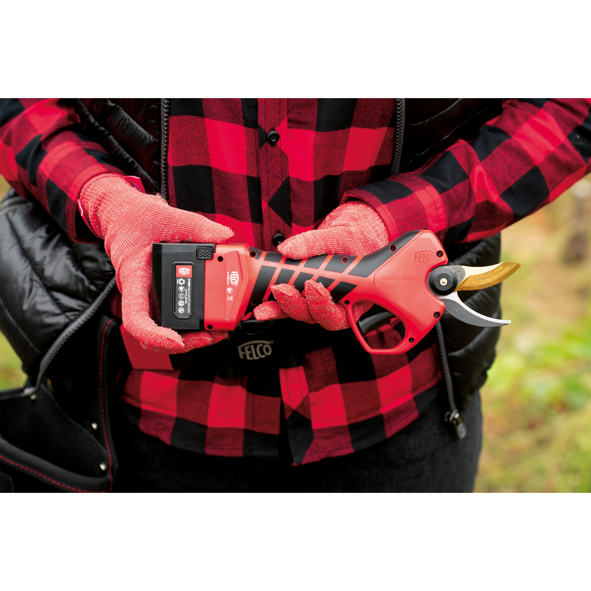 Felco - FELCO 834W Sécateur électrique professionnel avec 2 batteries 14,4V, coupe jusqu’à 34 mm, lame F-GOLD WOOD, mallette de transport - Image 5