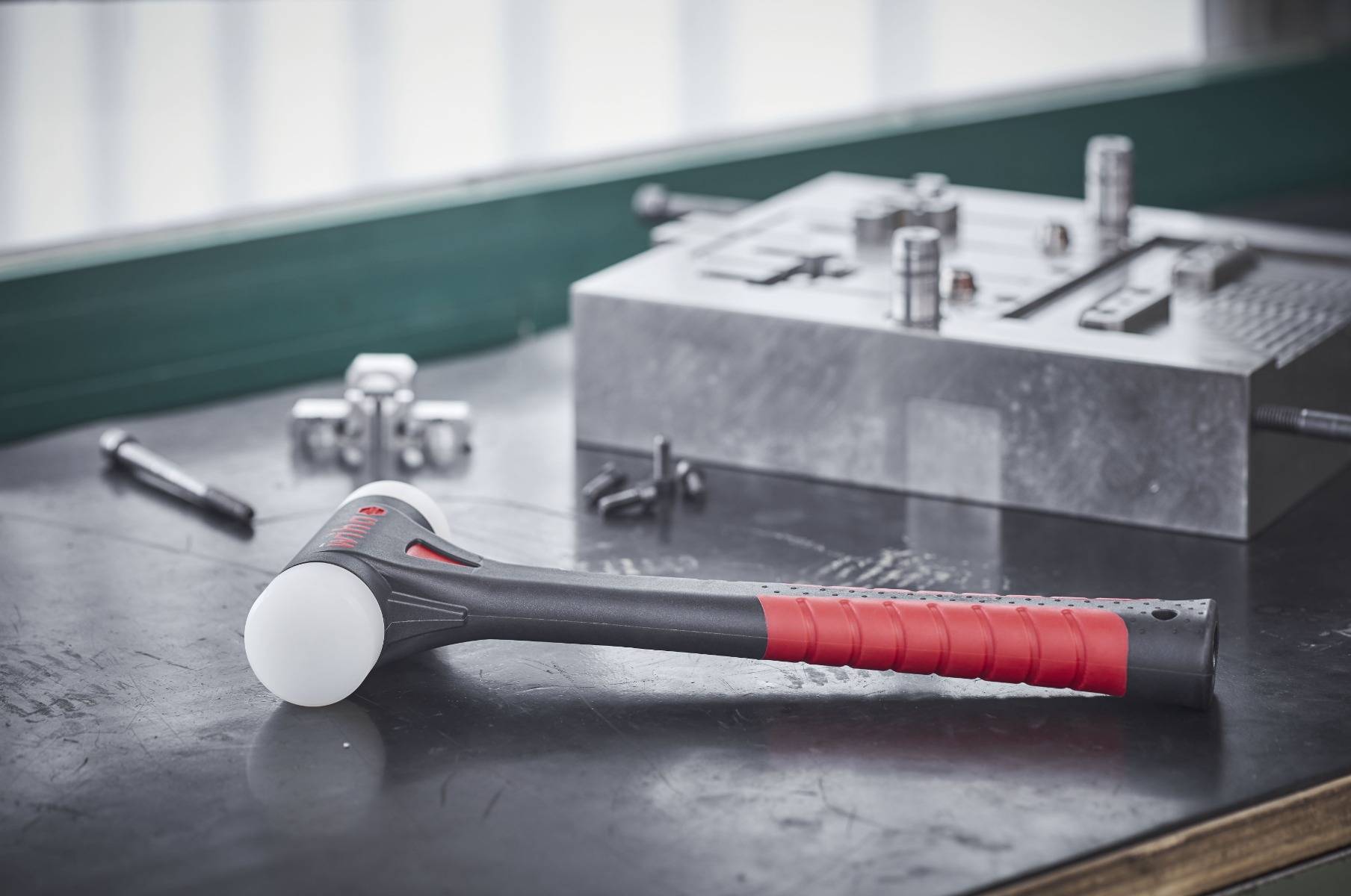 Massette à embout plastique FibreBuzz® sans rebond, très dur - WIHA - 44598 - Imagen 4