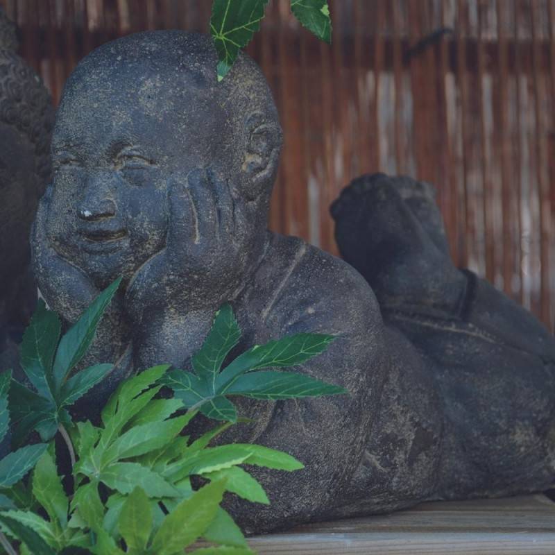 Jardinex - Statue jardin moine bouddhiste couché H.40 cm - Gris anthracite 40 cm - Jardinex - Imagen 2