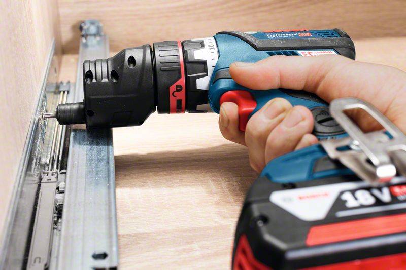 Bosch - Perceuse visseuse BOSCH GSR 18V-60 FC Professional + 2 batteries 5.0 Ah chargeur + Jeux de 4 mandrins GFA - 06019G7100 - Imagen 2