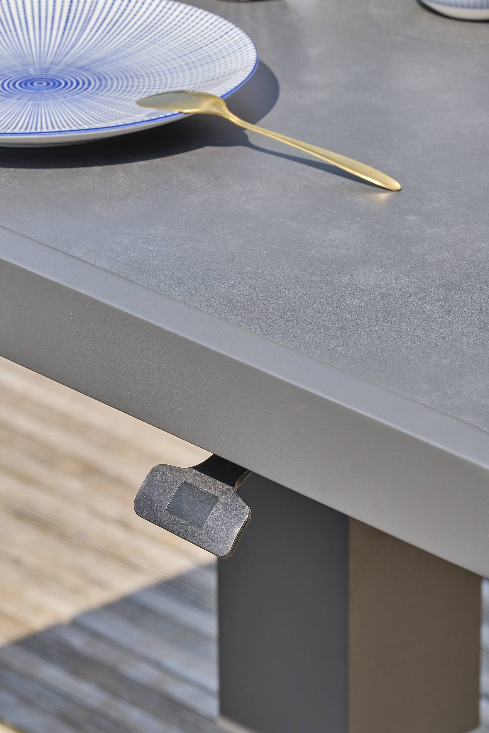 Ensemble repas de jardin 7 pl alu plateau céramique sur verre - Gris anthracite - IBIZA - Image 4