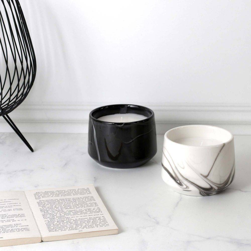 The Home Deco Factory - Bougie parfumée pot en dolomite effet marbre (Lot de 2) 8 x 11 cm The Home Deco Factory - Imagen 2