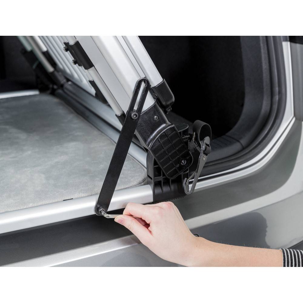 Trixie - Grille arrière universelle pour voiture, pour chien taille 94 à 114 x 69 cm - Imagen 5