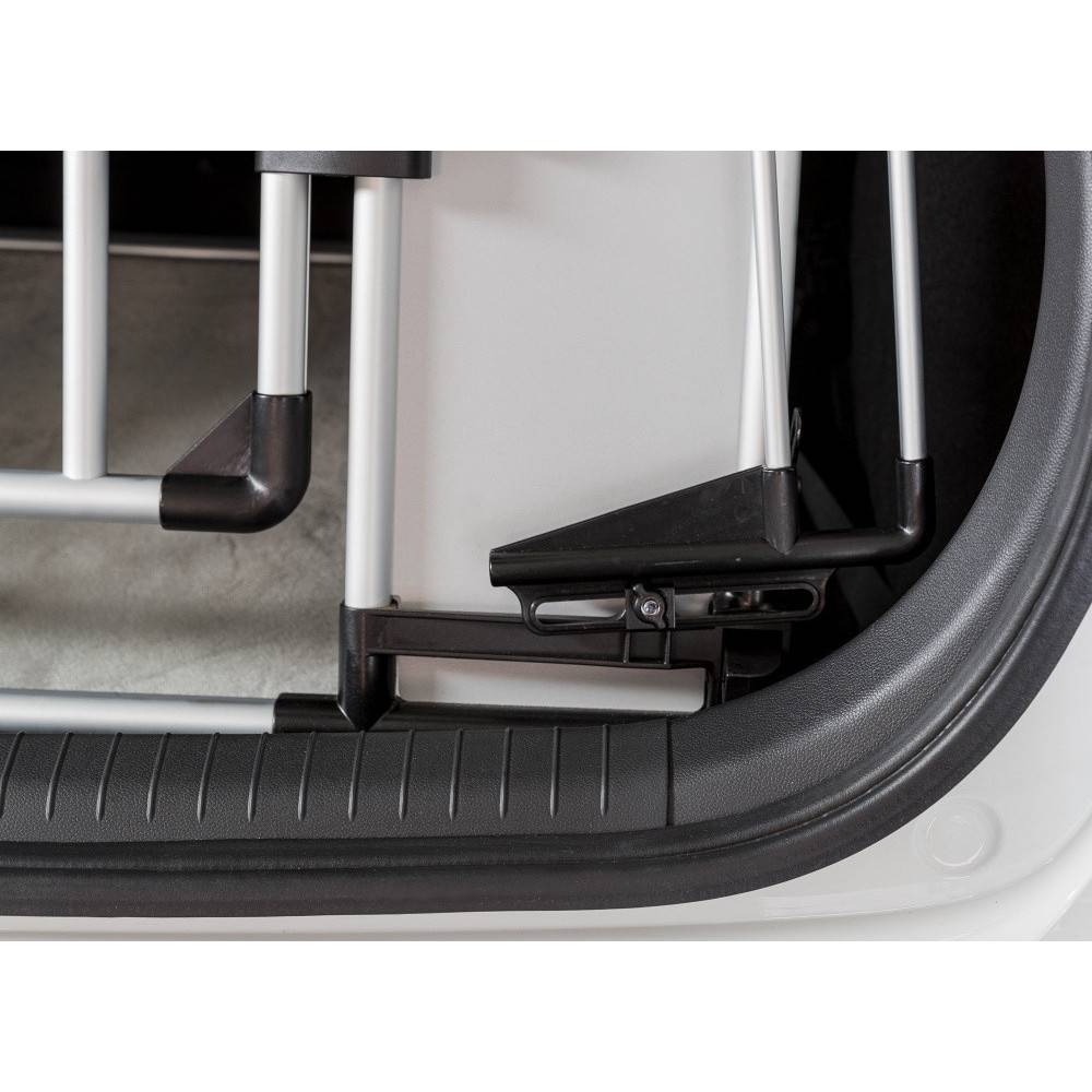 Trixie - Trixie - Grille arrière universelle pour voiture, pour chien taille 94 à 114 x 69 cm - Imagen 6