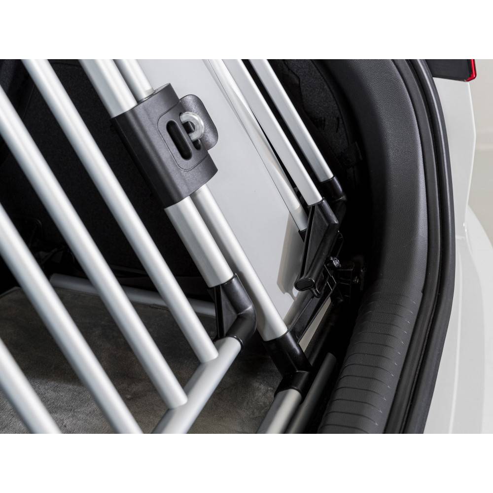 Trixie - Grille arrière universelle pour voiture, pour chien taille 94 à 114 x 69 cm - Imagen 9