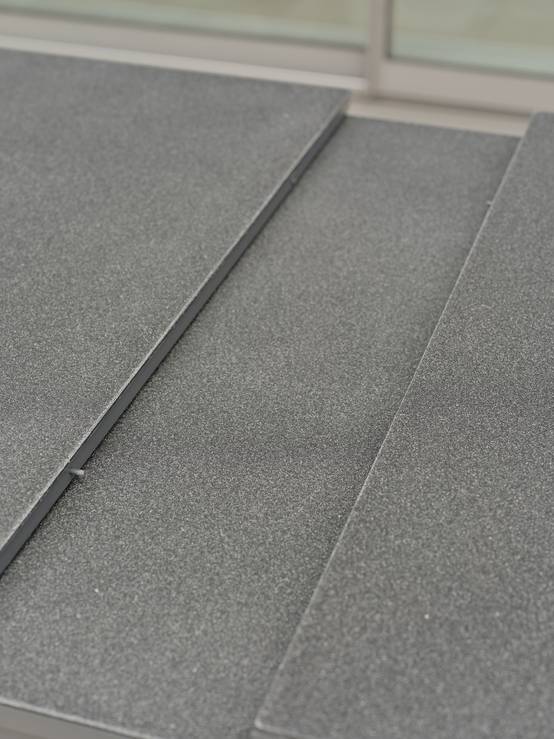 Dcb Garden - Table en alu et spraystone avec rallonge automatiquee - Gris anthracite - DANIA - Image 4