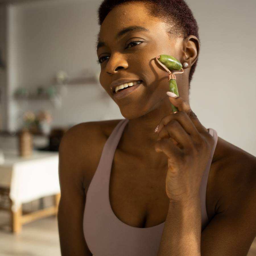 Jade Roller Vert - Masseur Visage – Rouleau de Jade Naturel + Housse – Anti-Age - Réduit les ridules - Routine Beauté - Sun&Sia - Image 2