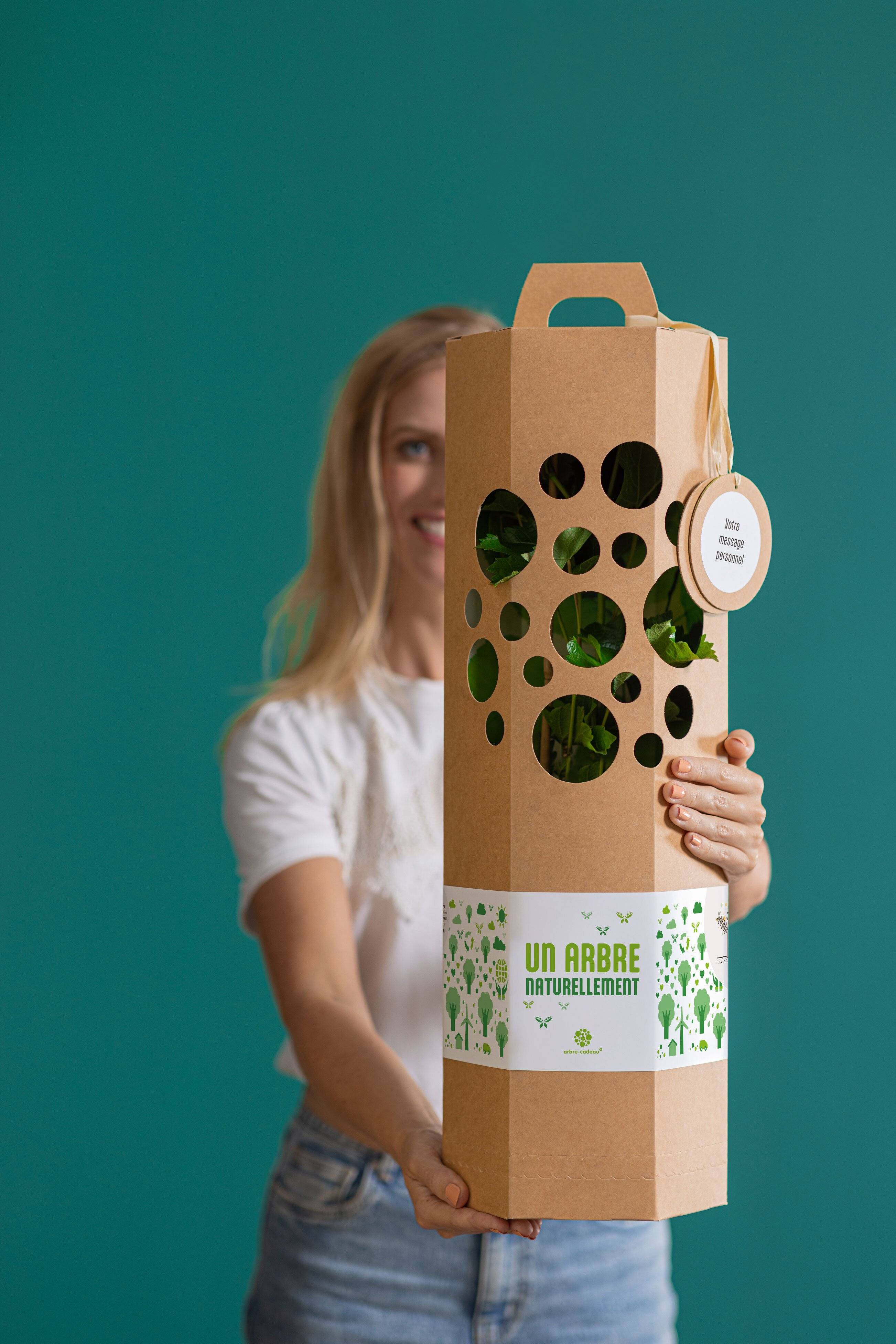 Coffret Cadeau de Luxe: Un arbre naturellement. Un cadeau original et symbolique, présenté dans un bel emballage élégant - Image 3