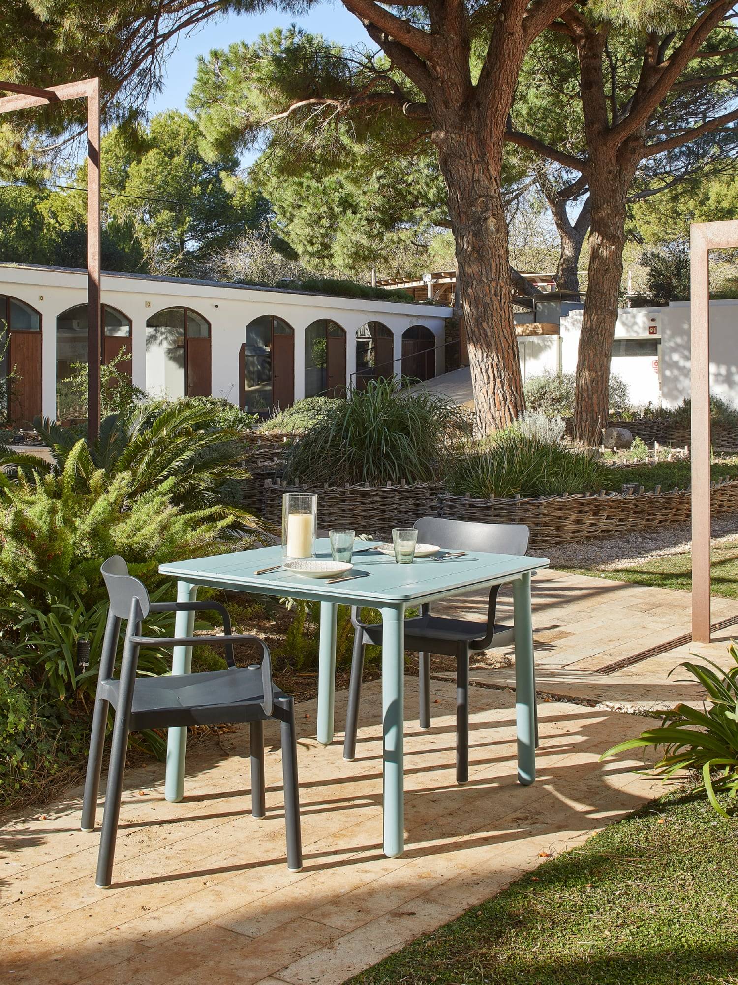 Table carrée 90x90 Noa garbar plastique marron - Image 3