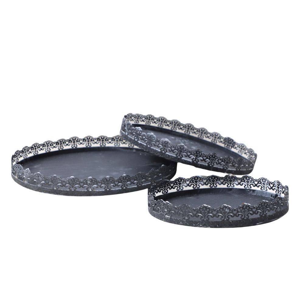 Chemin De Campagne - ~ Set de 3 plateaux à gateaux motif dentelle en métal gris L.35-30-25 cm Chemin de campagne
