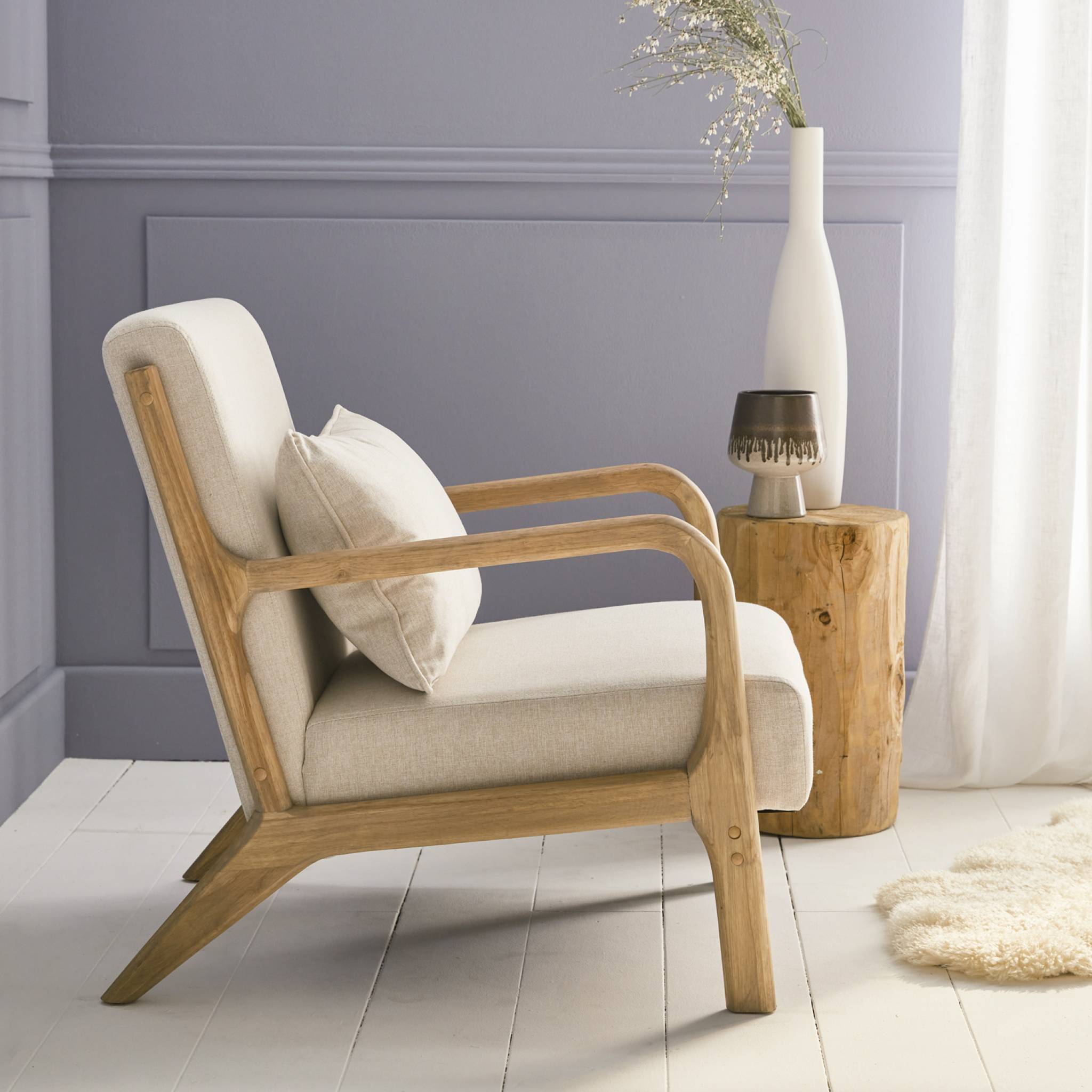 Fauteuil design en bois et tissu. 1 place droit fixe. pieds compas scandinave. structure en bois solide. assise confortable beige | sweeek - Image 3