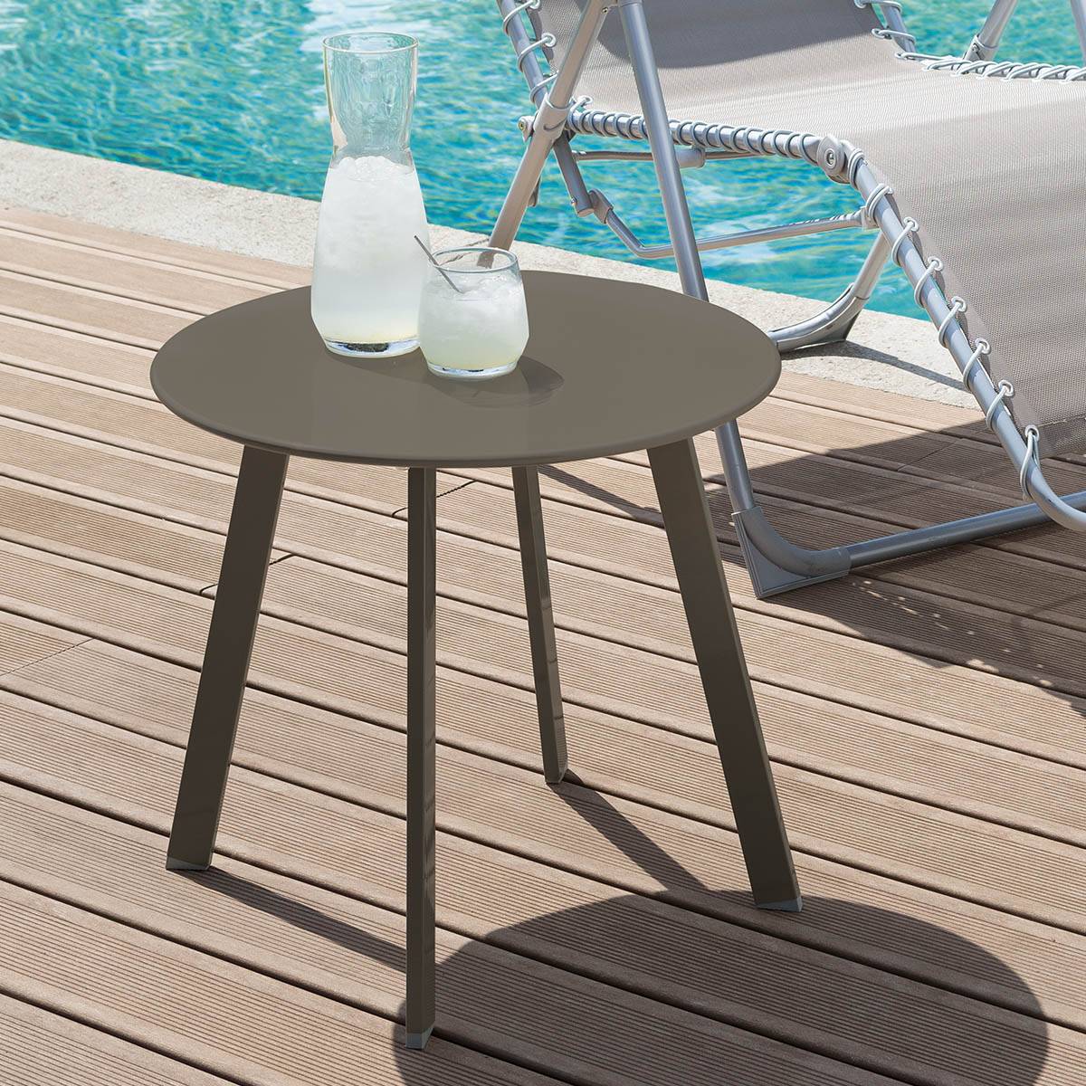 Hesperide - Table d'appoint de jardin ronde "Saona" tonka mat 50x45cm en acier cataphorèse Hespéride - Imagen 4