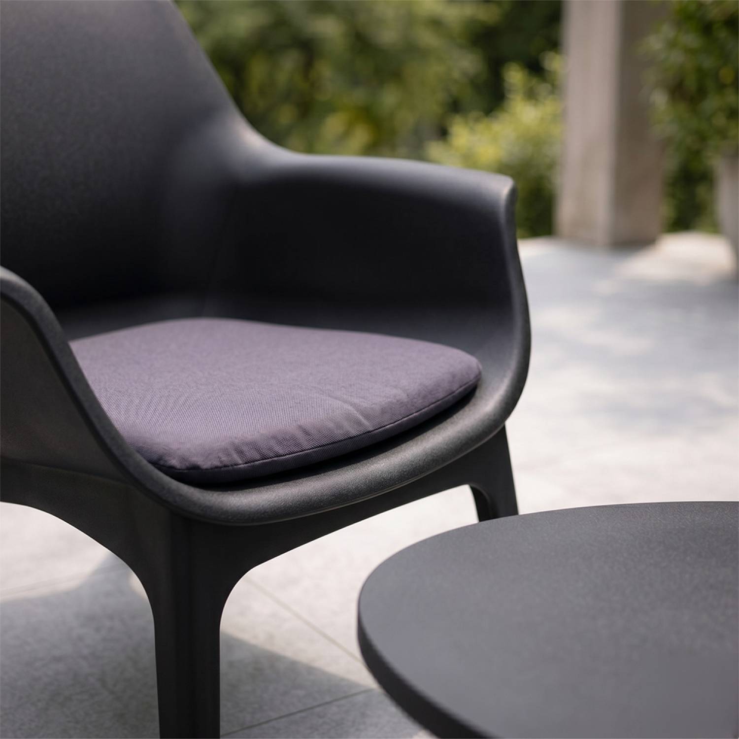 Salon de jardin 4 places gris anthracite avec table basse IZMIR - Image 5