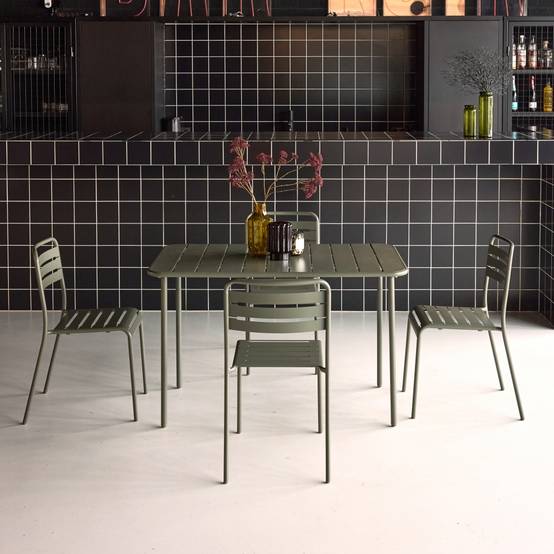 sweeek - Table de jardin métal + 4 assises kaki en acier. Amelia. 120x70xH72.5cm (12.2kg) | sweeek - Image 1
