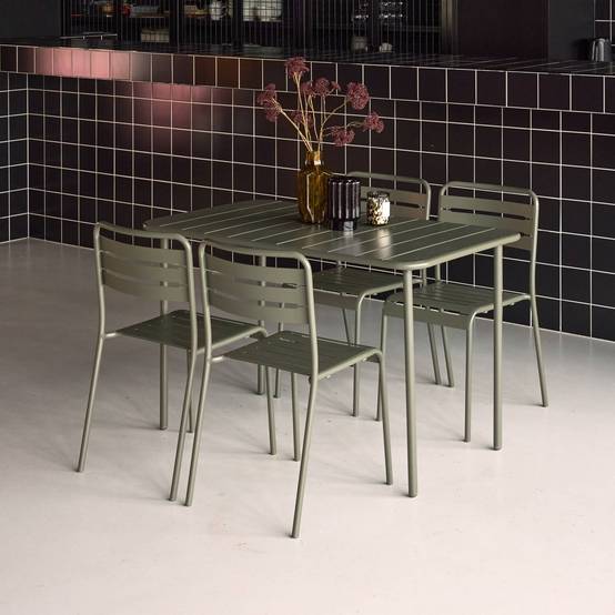 sweeek - Table de jardin métal + 4 assises kaki en acier. Amelia. 120x70xH72.5cm (12.2kg) | sweeek - Image 4