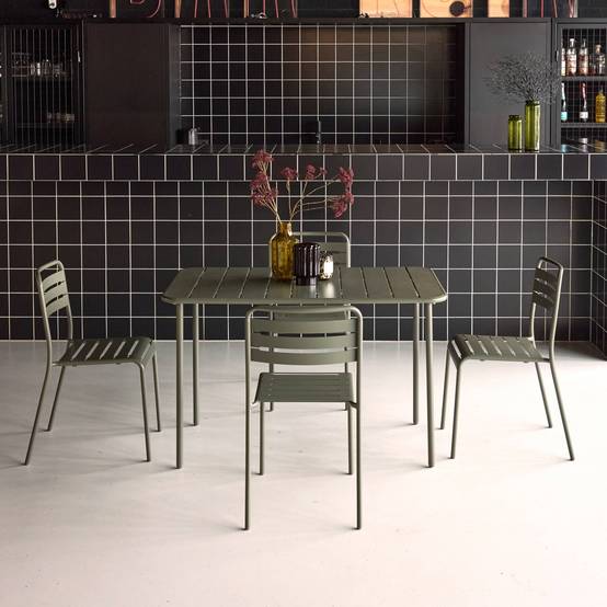 sweeek - Table de jardin métal + 4 assises kaki en acier. Amelia. 120x70xH72.5cm (12.2kg) | sweeek - Image 3