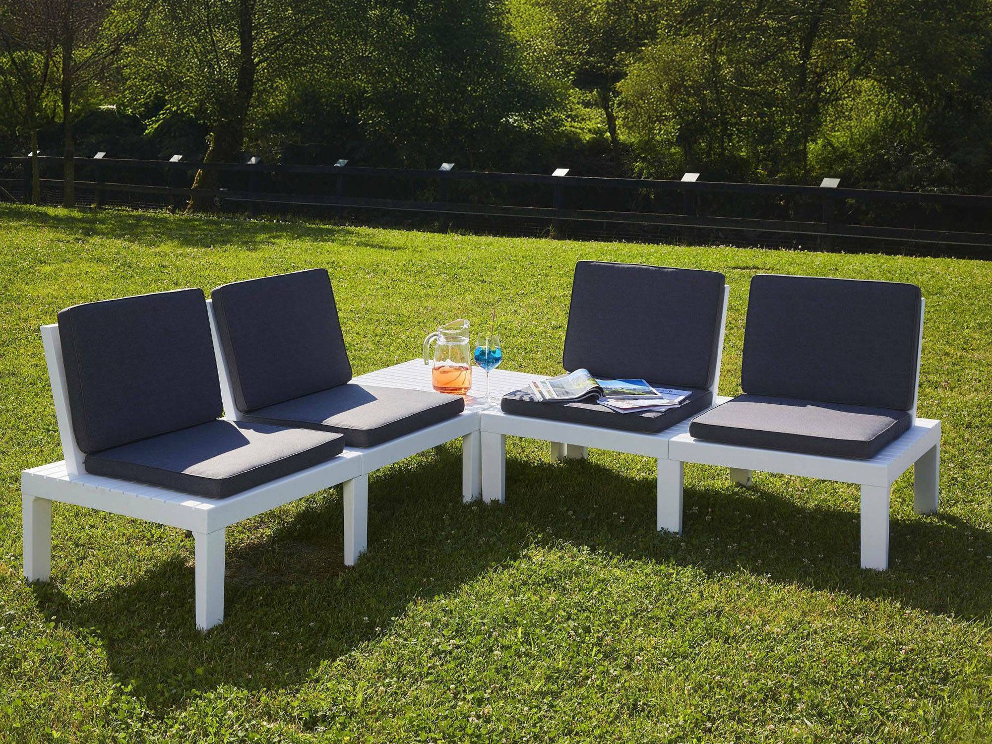 Dmora - Salon d'extérieur Vigevano, Composition de jardin avec 4 sièges avec dossier et 1 module multifonction, Lounge avec coussins, Blanc - Dmora - Imagen 5