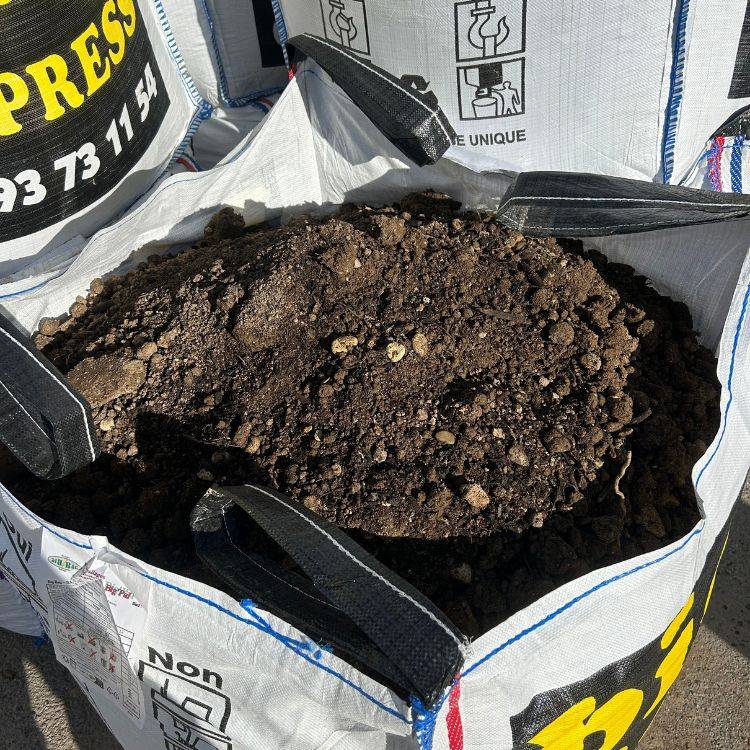 PACK 4 X BIG BAG de 1m³ (+/- 5,6T) Terre Criblée Amendée Compostée à 5% - Livraison PREMIUM - Image 6