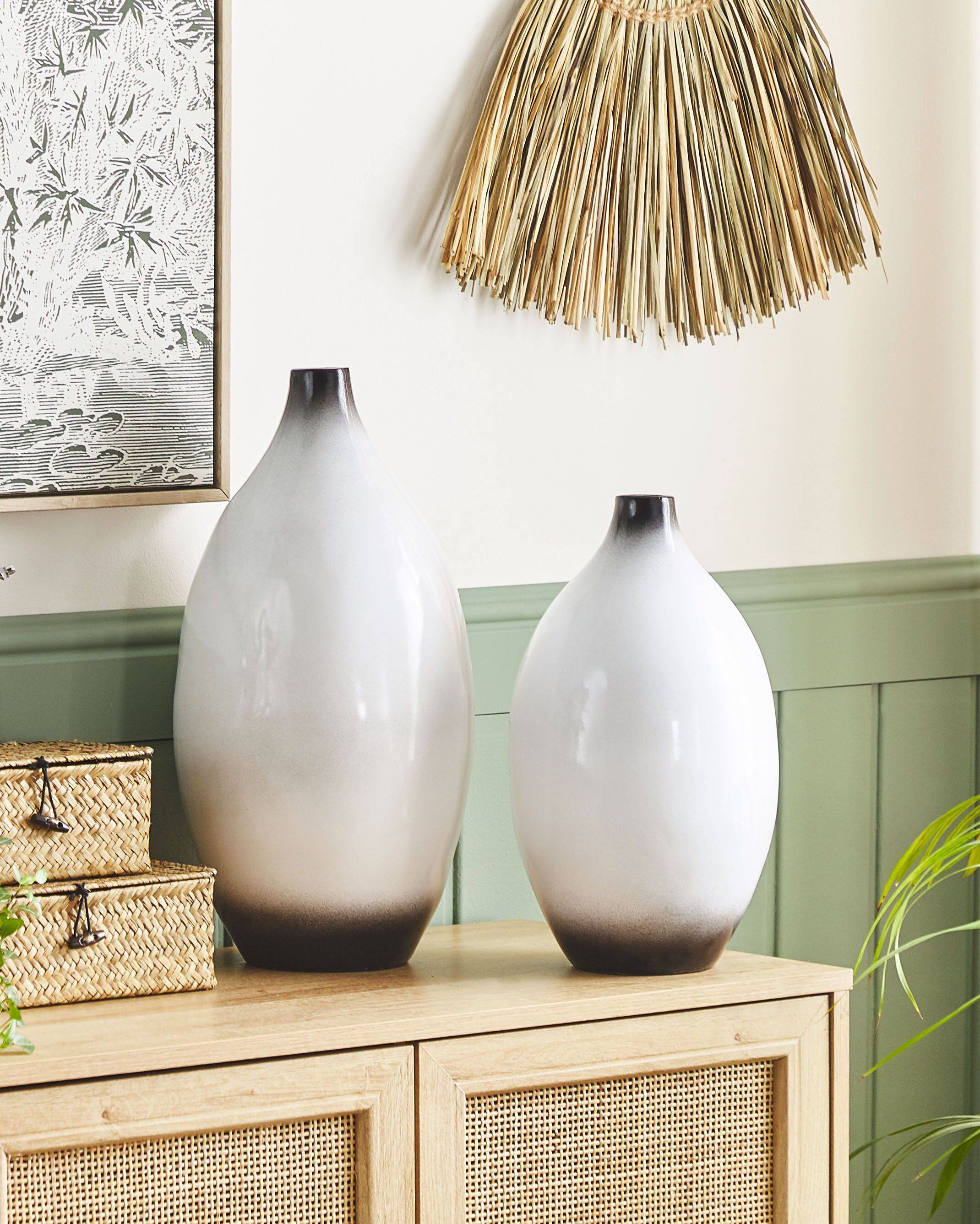 Beliani - Vase décoratif Terre cuite Blanc BAEZA - 21x21x46- Beliani - Image 1