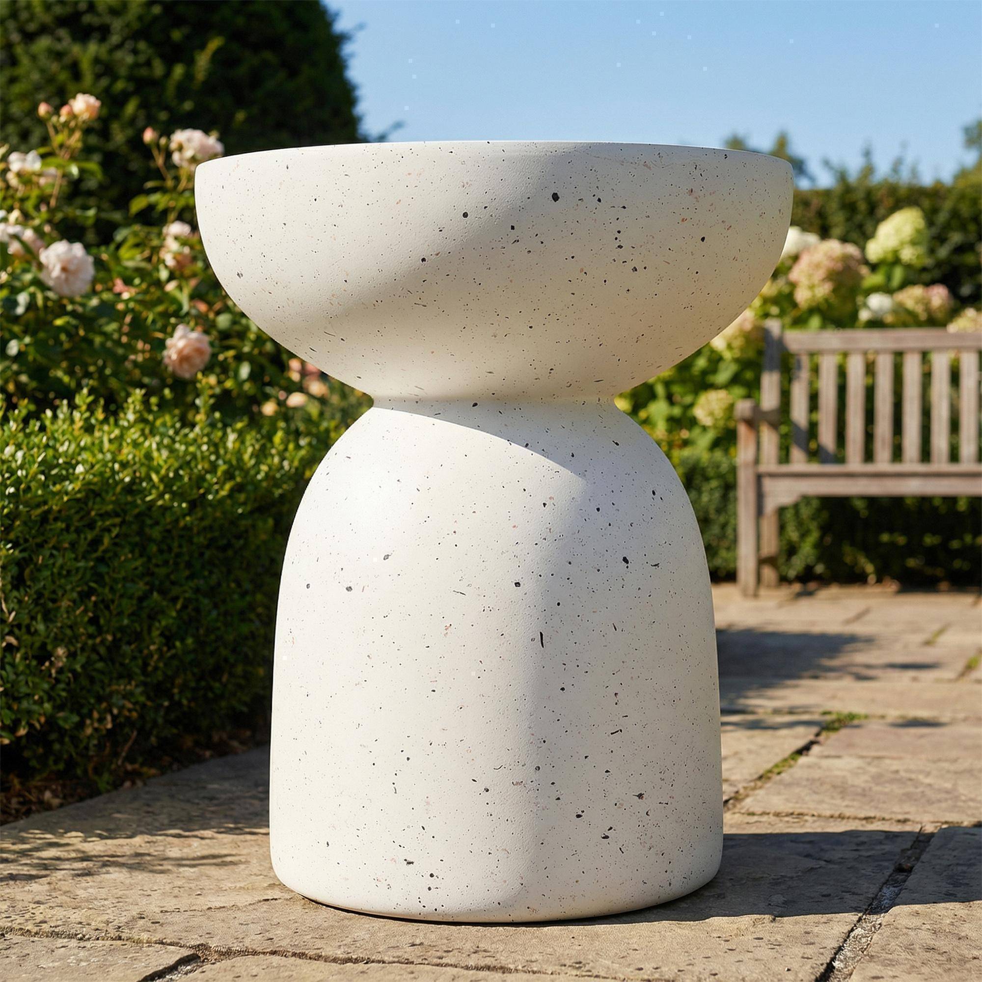 Table d'appoint d'extérieur en MgO, présentant un aspect marbré, blanc - Image 3