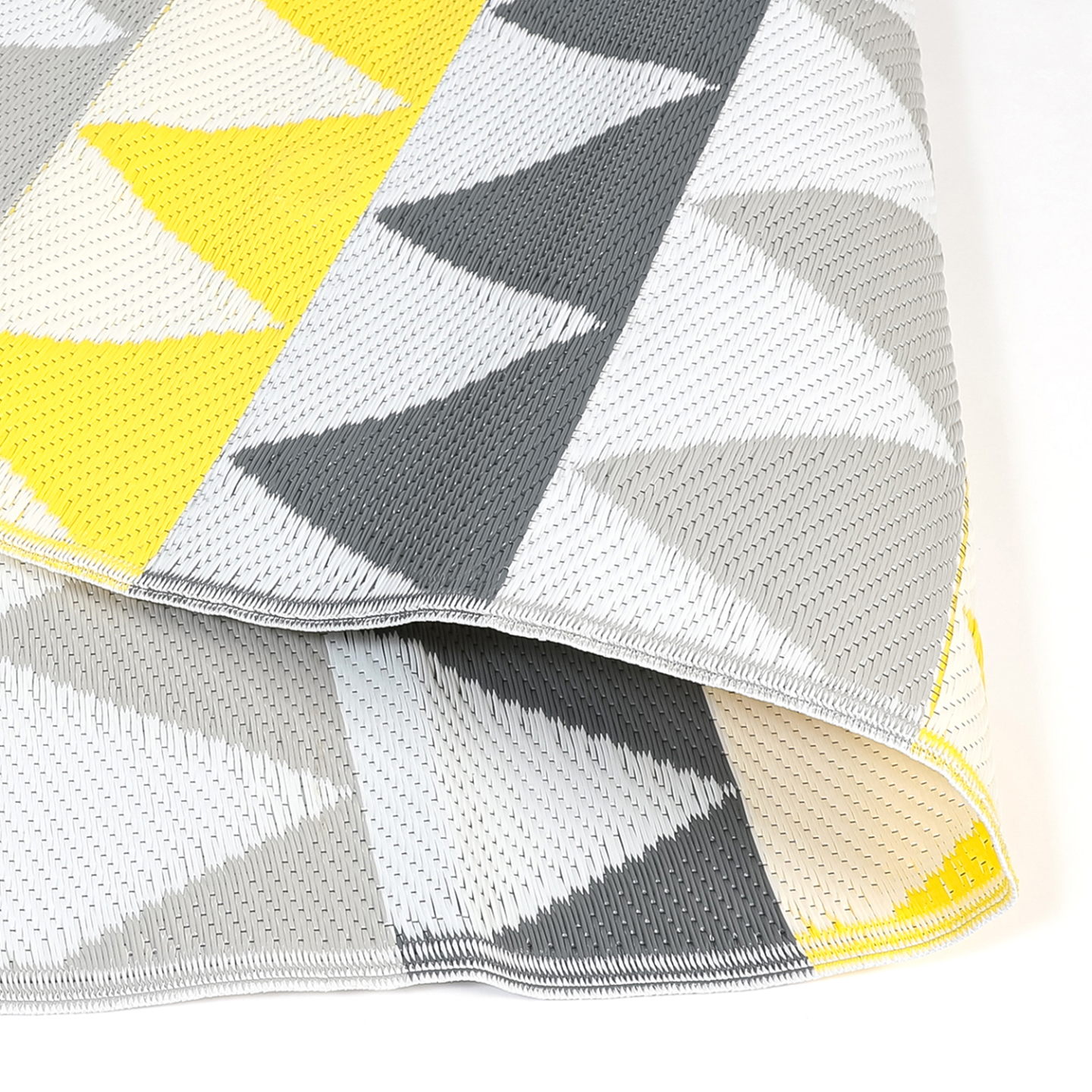 IDMARKET - Tapis extérieur SARI triangles gris et jaune 270 x 370 CM - Image 4