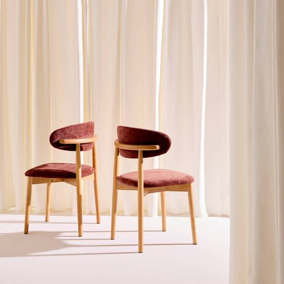 sweeek - Lot de 2 chaises bois d'hévéa naturel et tissu chenille bordeaux - Paola | sweeek - Image 3
