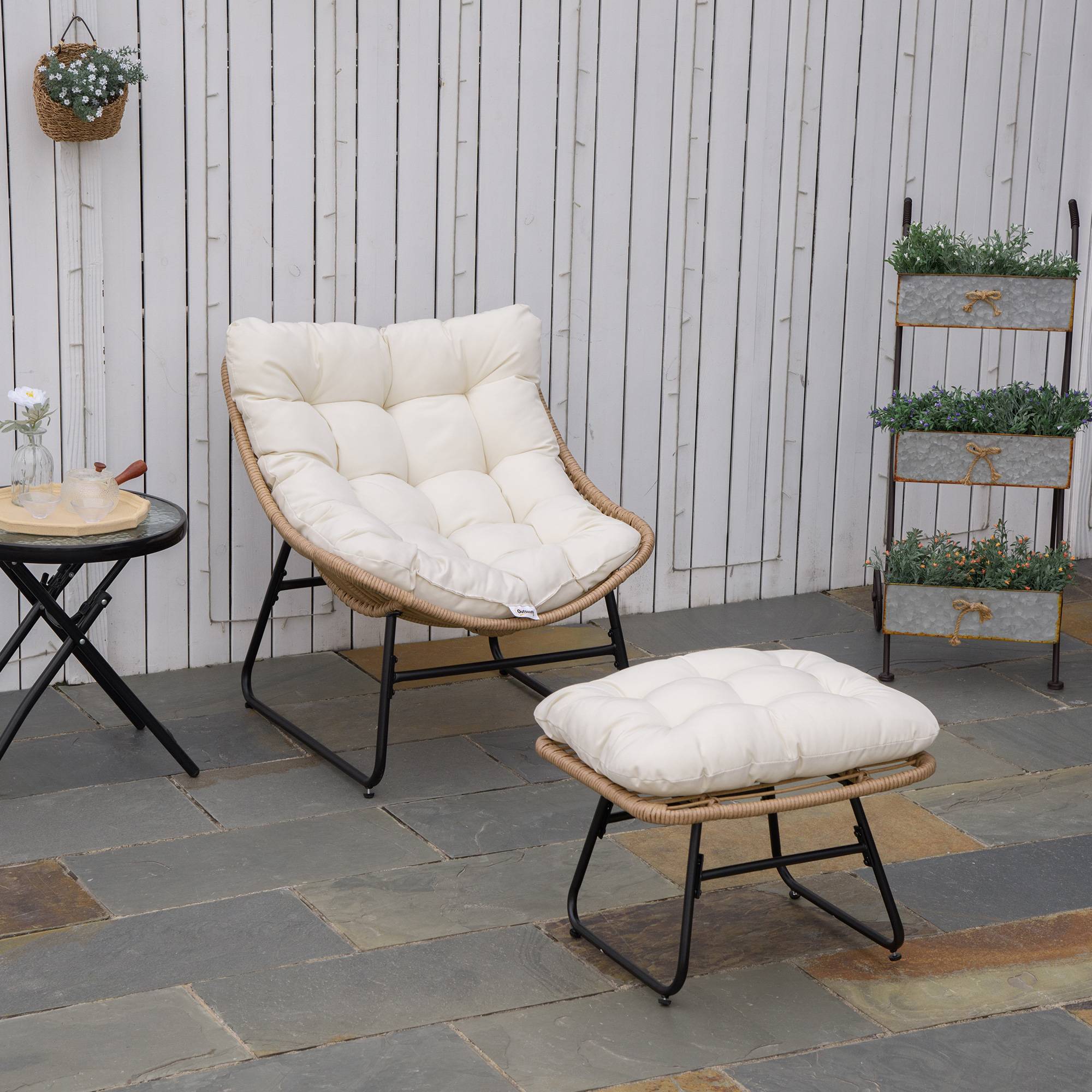 Fauteuil chaise de jardin avec repose-pieds en métal époxy et résine tressée aspect rotin avec coussins - Image 4