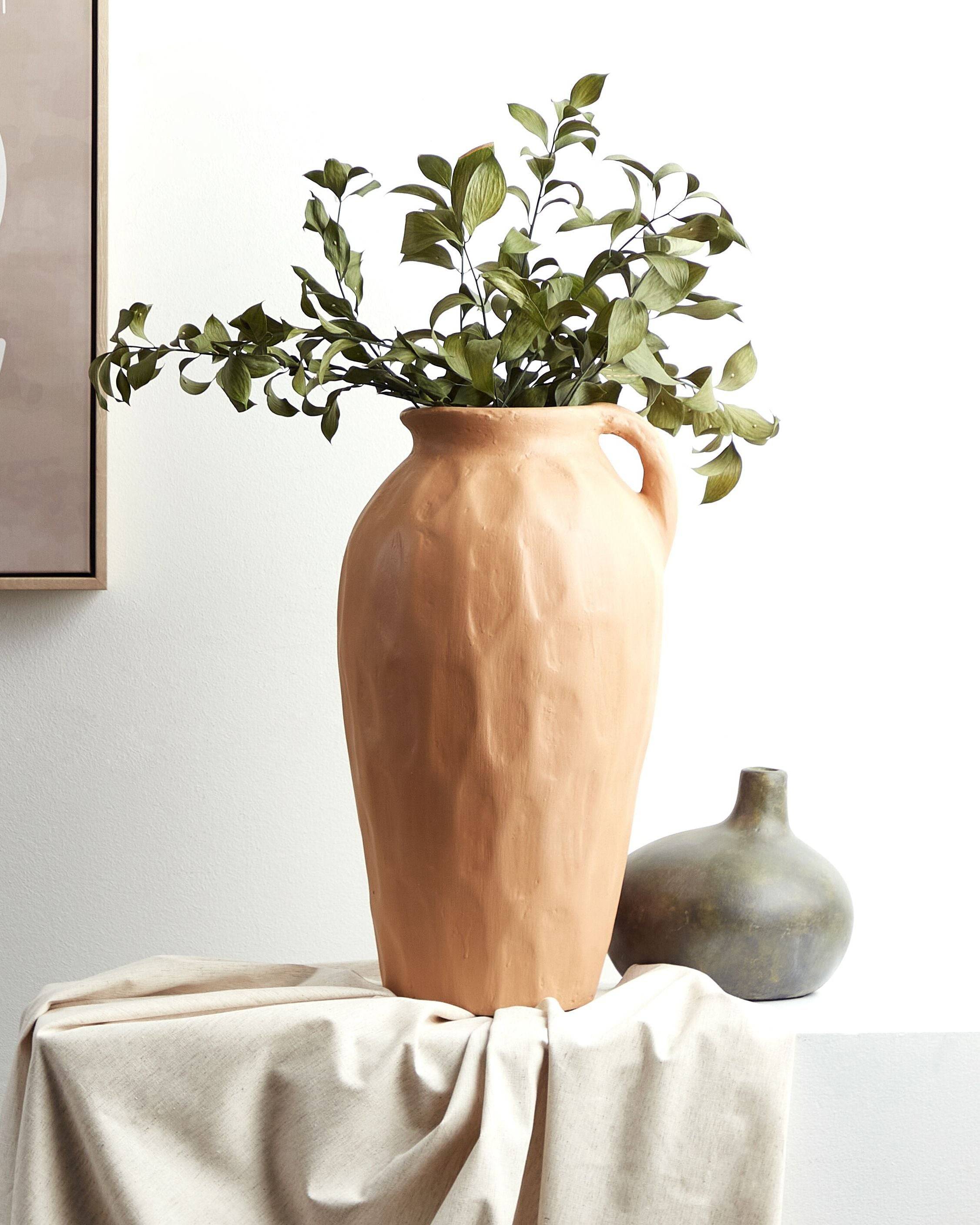 Beliani - Vase décoratif Terre cuite Beige foncé TAIPING - 22x22x46- Beliani - Image 1