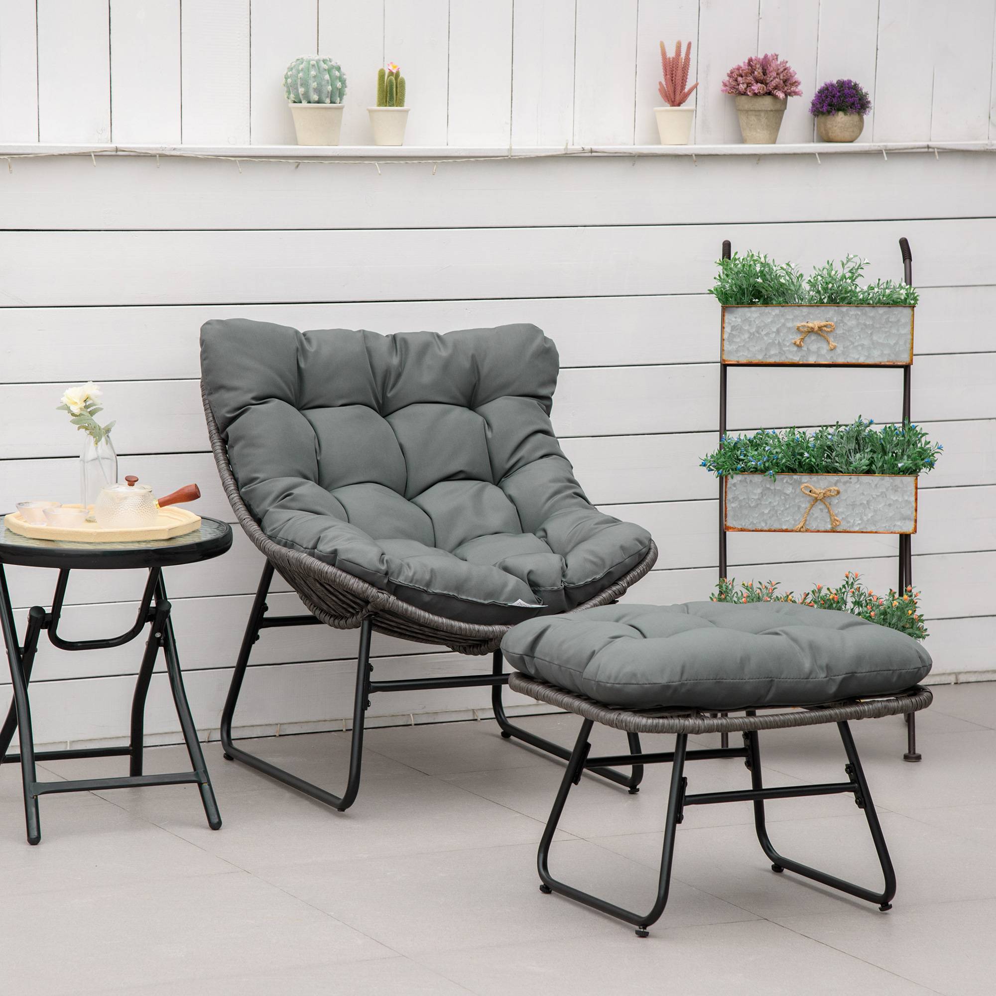 Fauteuil chaise de jardin avec repose-pieds en métal époxy et résine tressée aspect rotin avec coussins - Image 3