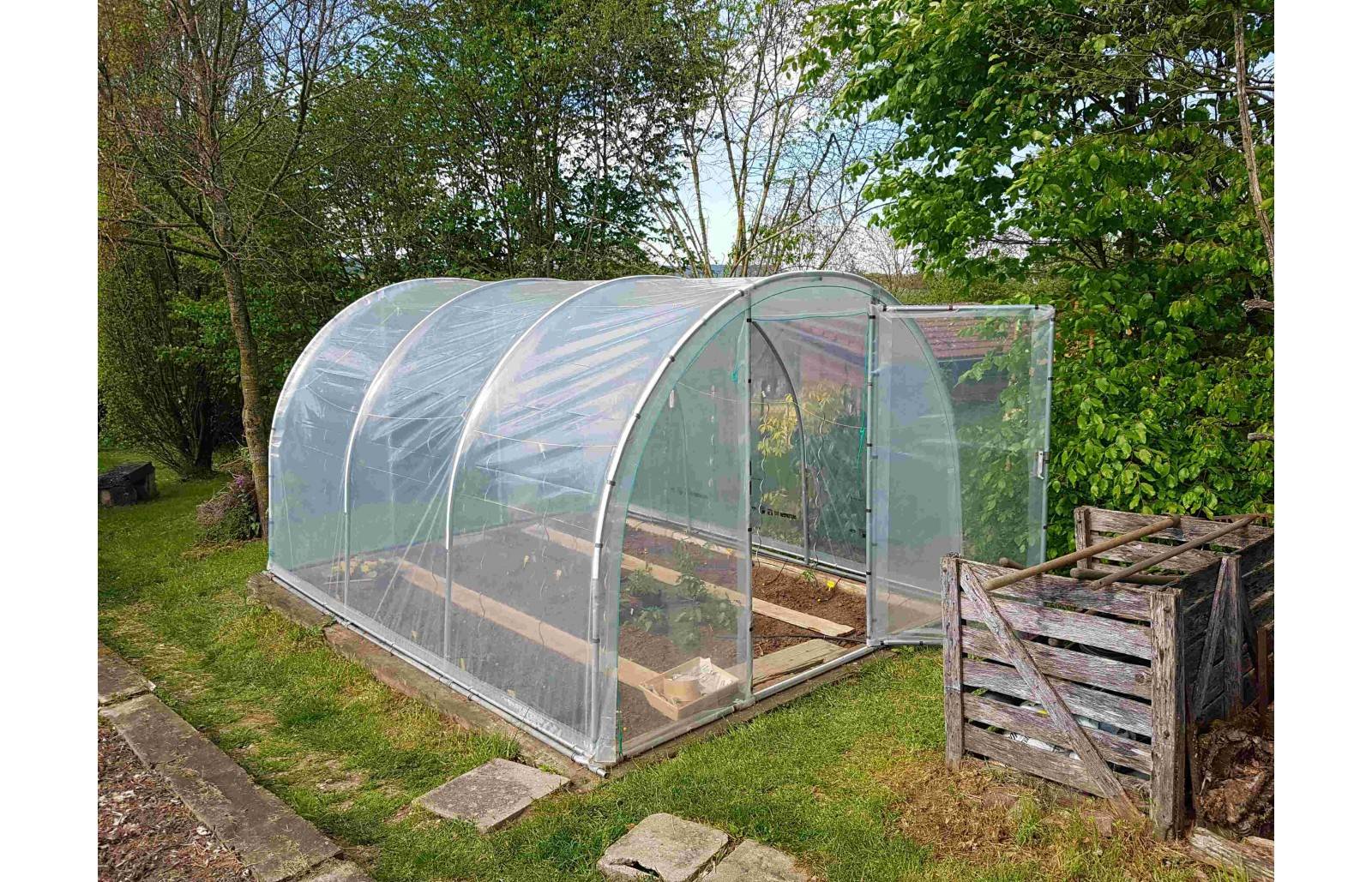 Serre tunnel de jardin - 12m² - 3 x 4 m - pieds arrondis - polyéthylène haute densité - 2 portes pivotantes - LES SERRES TONNEAU - Image 3