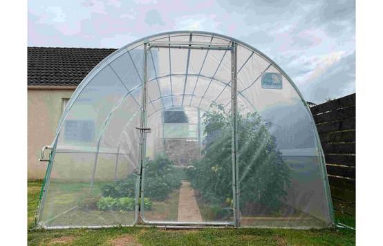 Serre tunnel de jardin - 12m² - 3 x 4 m - pieds arrondis - polyéthylène haute densité - 2 portes pivotantes - LES SERRES TONNEAU - Image 8