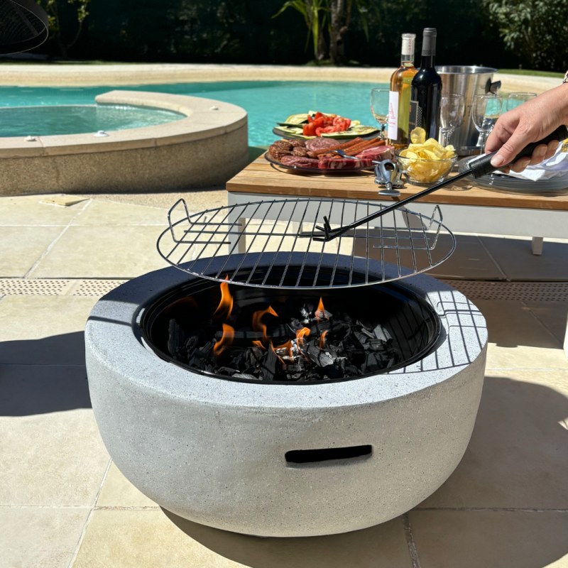 Brasero barbecue rond 2 en 1 - Barbecue et Chauffage - 60.5cm - Acier effet béton - Gris clair - Avec Poignées Beyond Blue - Imagen 7