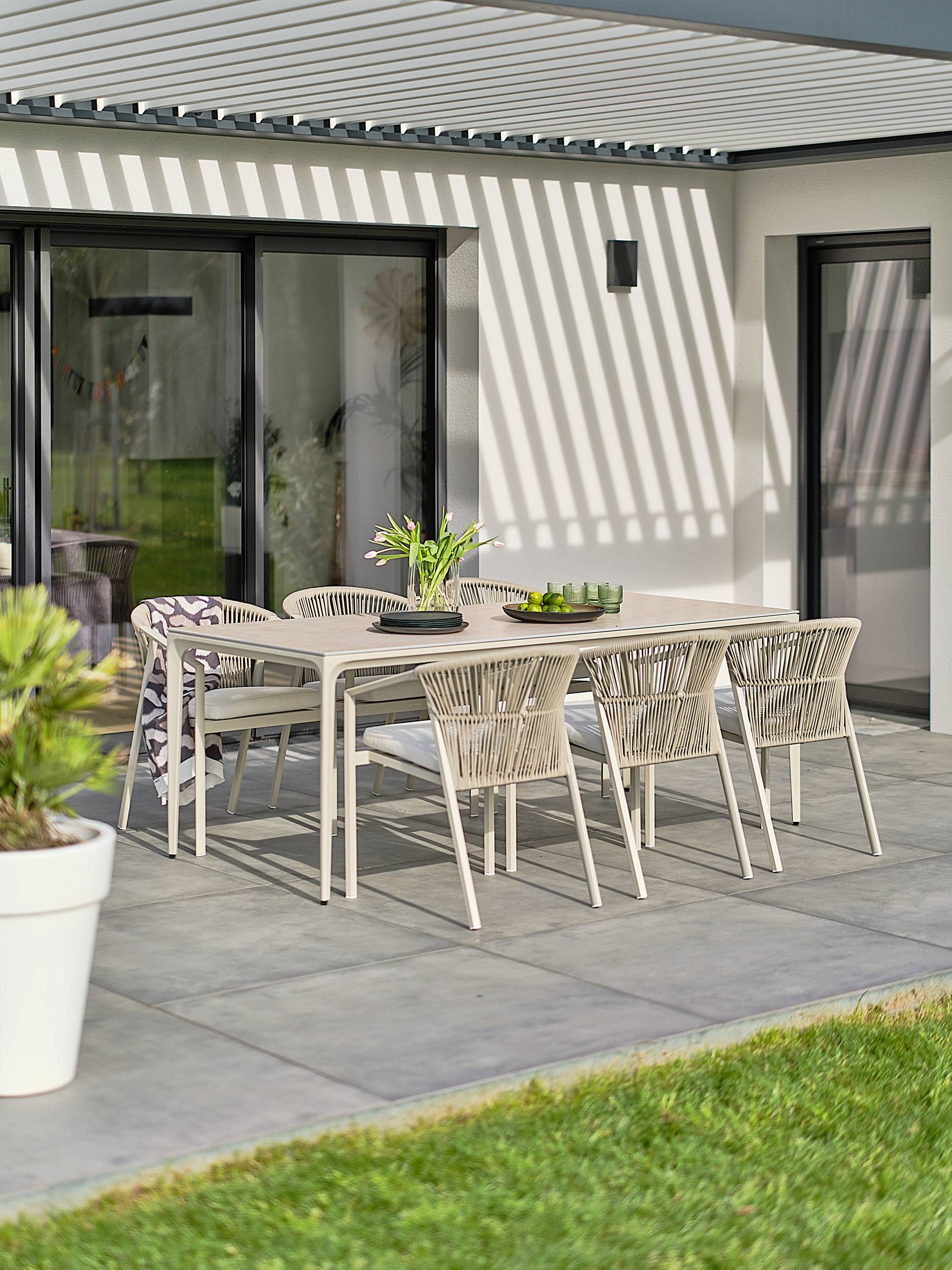 Ensemble repas de jardin TIGUA 6 places avec plateau en céramique sur verre - GREGE - REMARQUABLE - Image 2